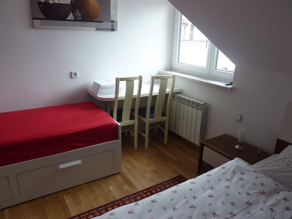 Rooms & Apartment Mira G. Postojna Oda fotoğraf