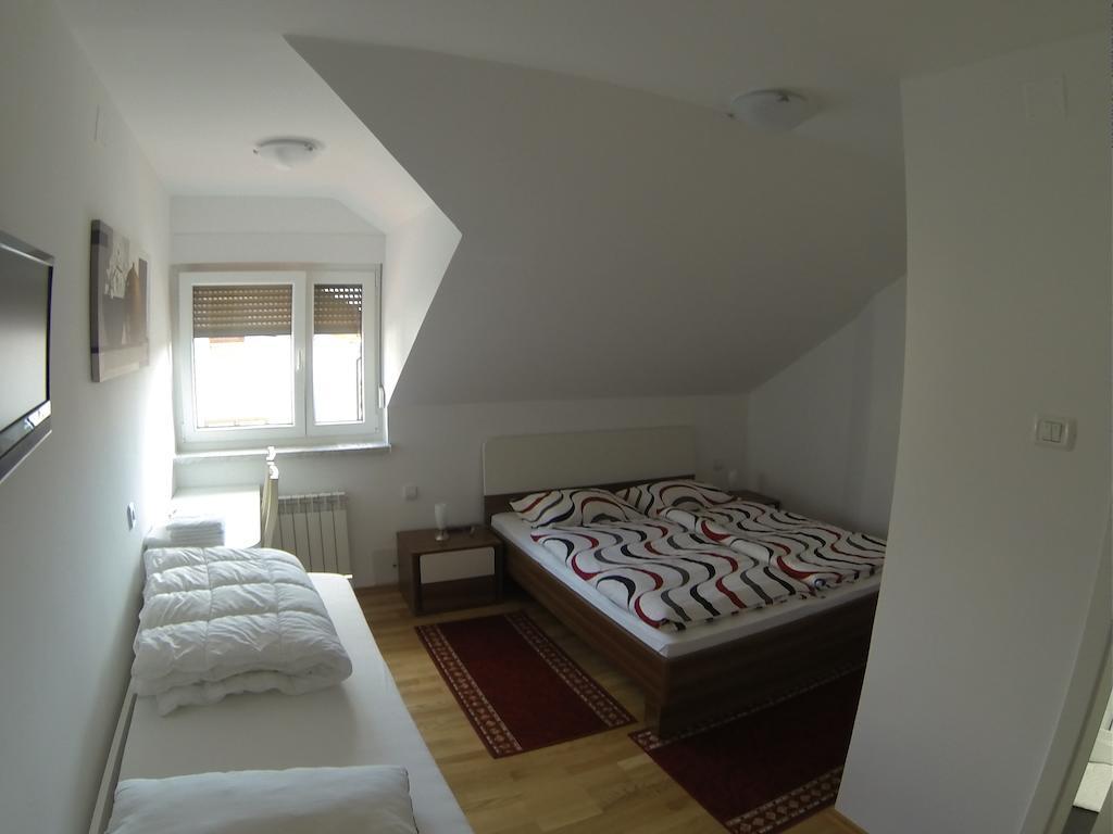 Rooms & Apartment Mira G. Postojna Oda fotoğraf