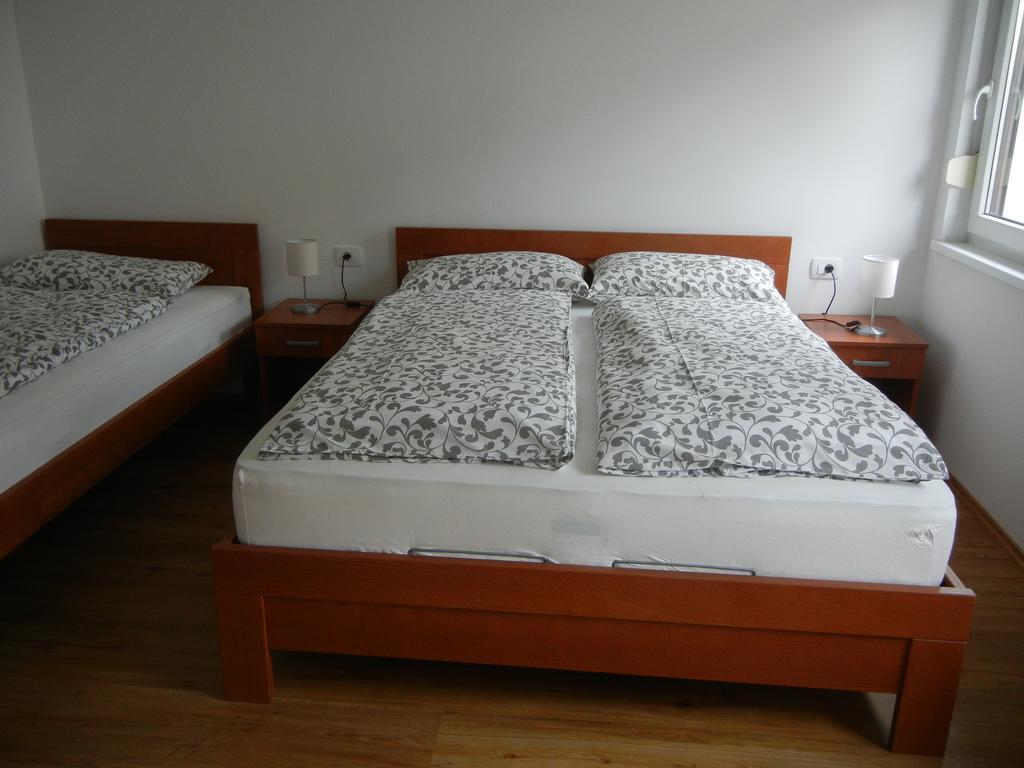 Rooms & Apartment Mira G. Postojna Dış mekan fotoğraf
